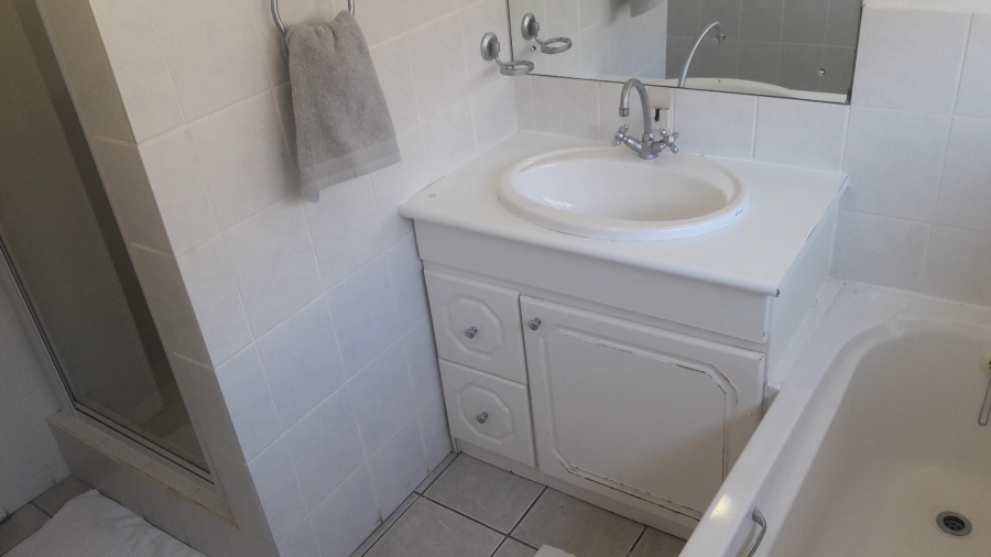 6 Bedroom Property for Sale in Country Club Western Cape